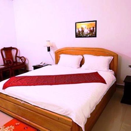 Douangpraseuth Hotel Vientiane Exterior photo