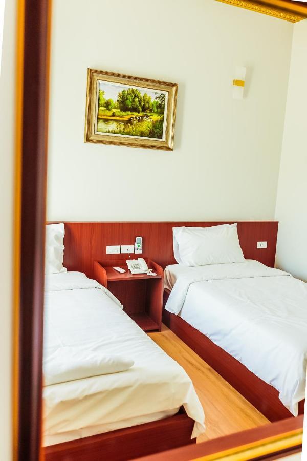Douangpraseuth Hotel Vientiane Exterior photo